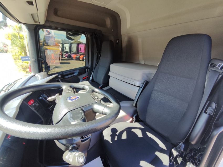 scania p 370 a4x2 diesel 2p automatico 202415