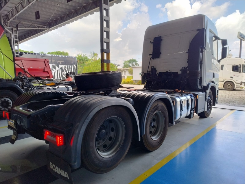 scania r 460 a6x2 diesel 2p automatico 202417