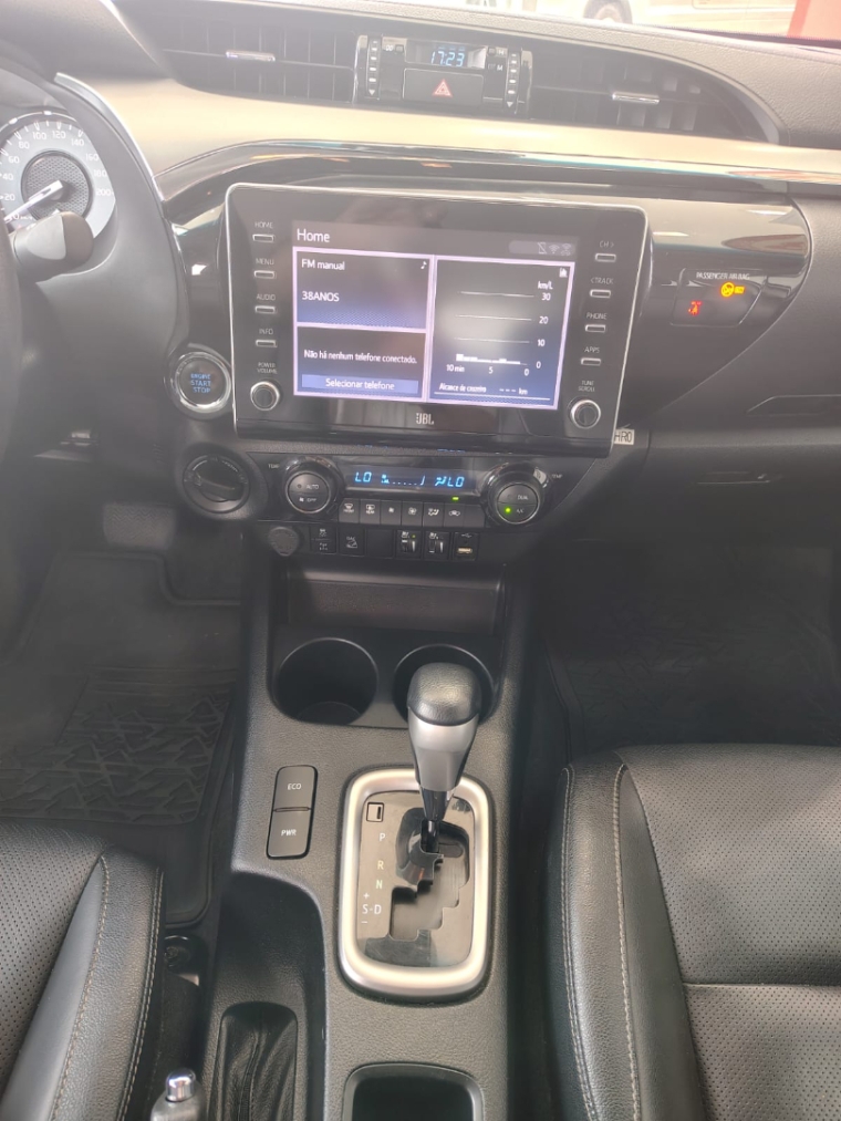 toyota hilux 2.8 d-4d turbo diesel cd srx 4x4 automatico 2.7 4p 20232