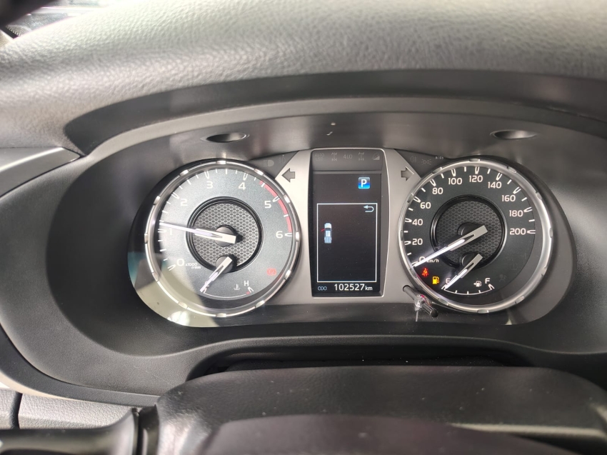 toyota hilux 2.8 d-4d turbo diesel cd srx 4x4 automatico 2.7 4p 20234