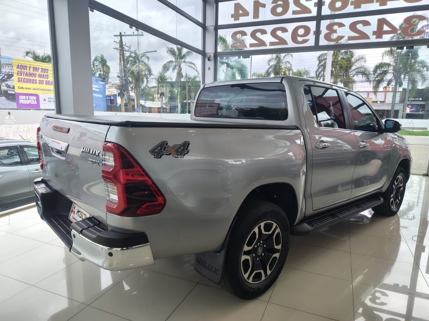 toyota hilux 2.8 d-4d turbo diesel cd srx 4x4 automatico 2.7 4p 20239
