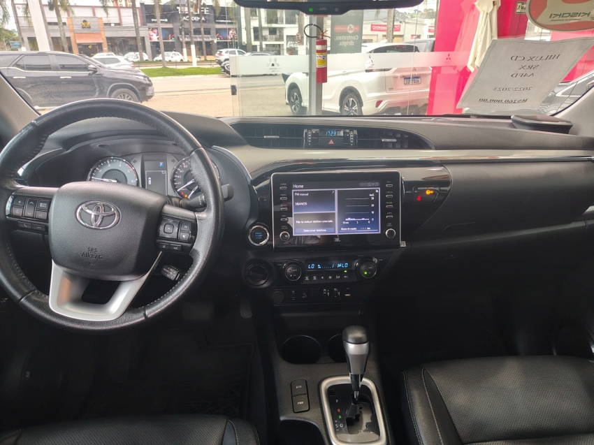 toyota hilux 2.8 d-4d turbo diesel cd srx 4x4 automatico 2.7 4p 20233