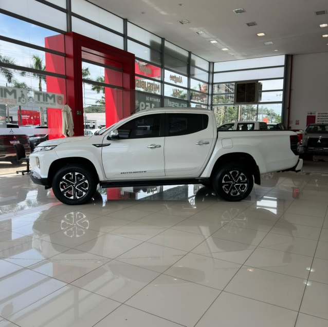 mitsubishi l200 triton 2.4 16v turbo diesel sport hpe-s cd 4p 4x4 automatico 20252