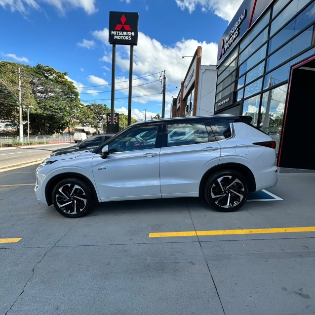 mitsubishi outlander 2.4 phev signature s-awc dht 2.3 hibrido 4p automatico 20262