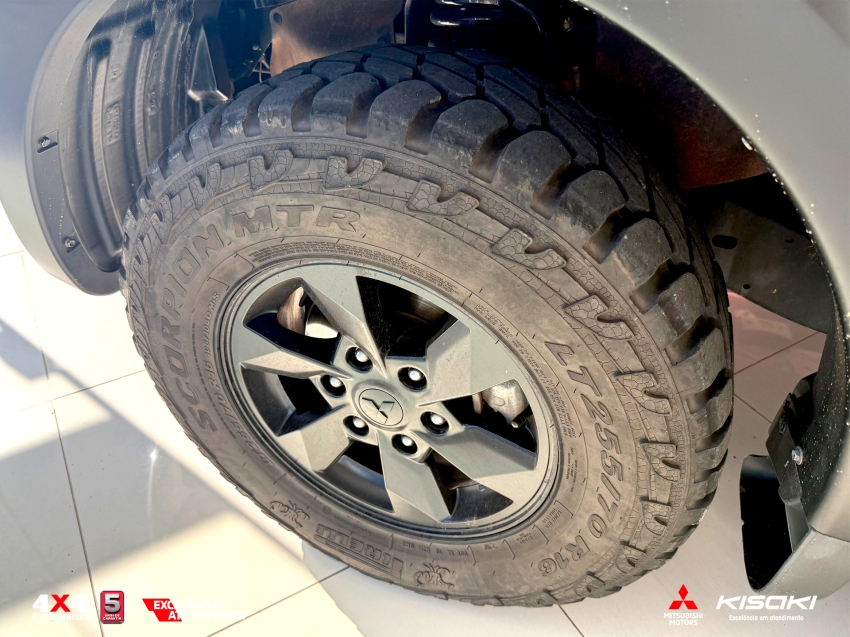 mitsubishi l200 triton 2.4 turbo diesel 4x4 at sport outdoor 4p manual 2024