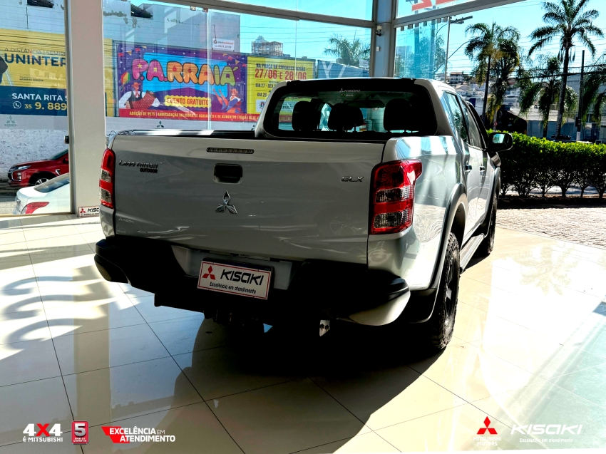 mitsubishi l200 triton 2.4 turbo diesel 4x4 at sport outdoor 4p manual 2024