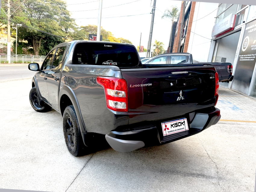 mitsubishi l200 triton 2.4 16v turbo diesel gls cd 4x4 automatico 4p 2024