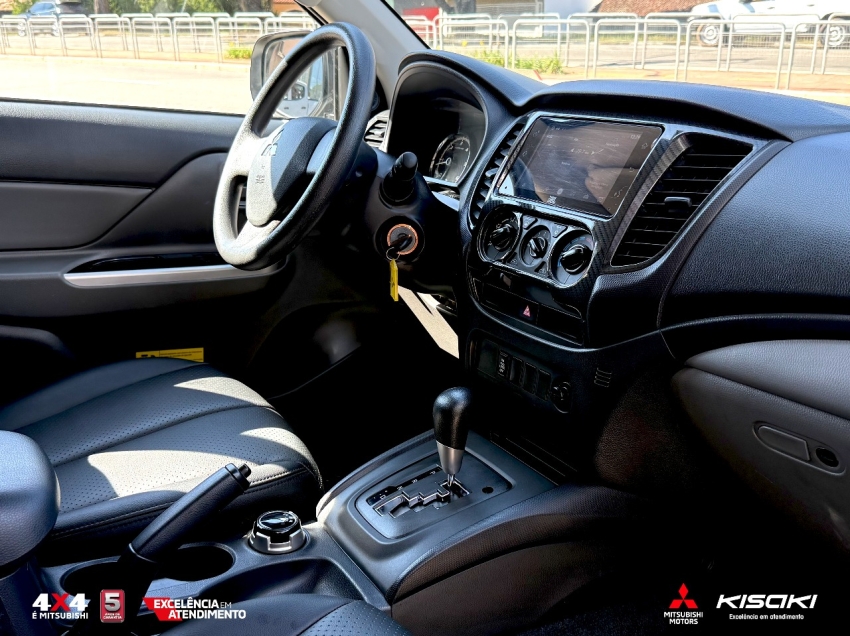 mitsubishi l200 triton 2.4 16v turbo diesel outdoor gls cd 4x4 automatico 4p 20256