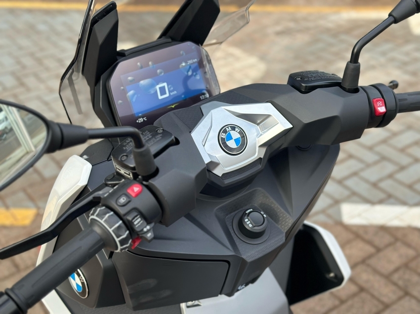 bmw c 400 x branca 350 gasolina automatico 2024