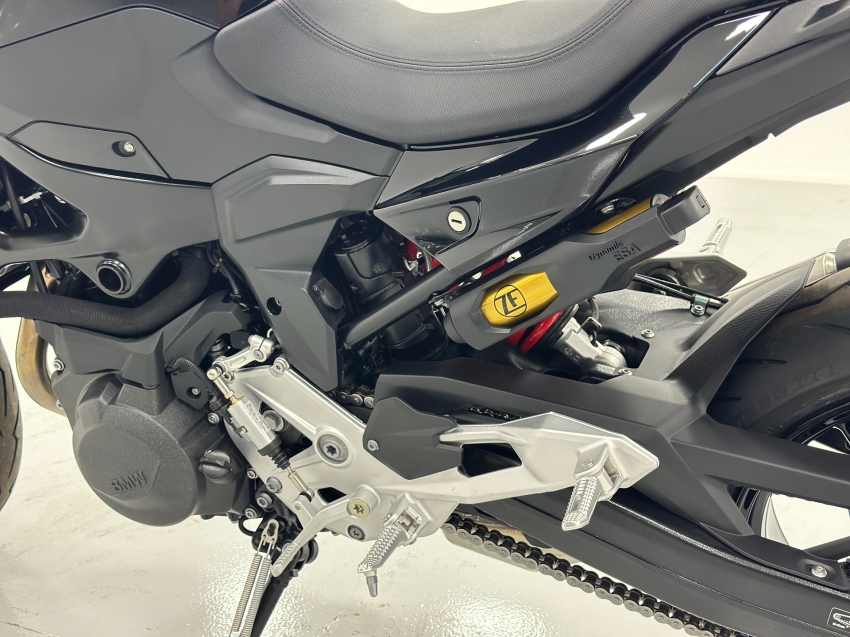 bmw f 900 r gasolina manual 2026
