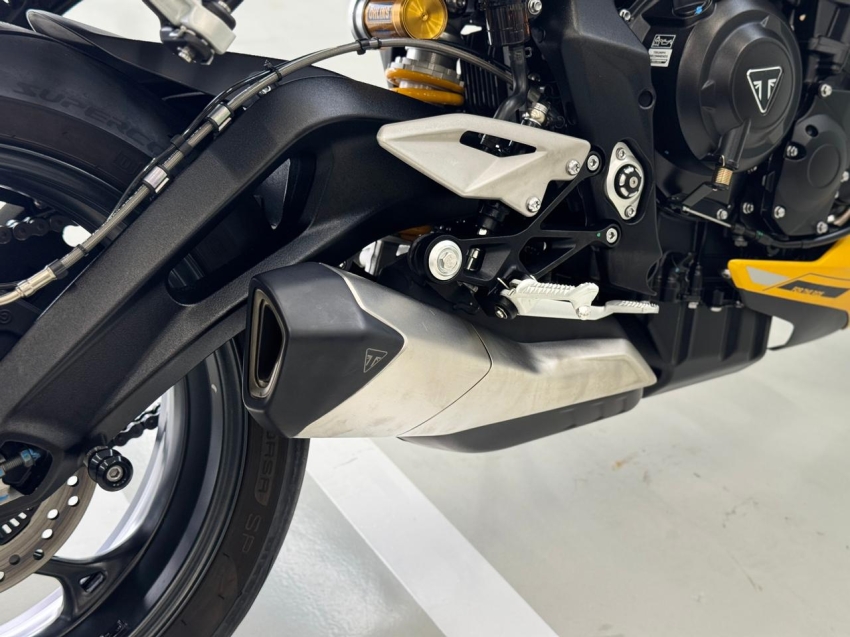 triumph street triple rs abs 765 gasolina manual 202520