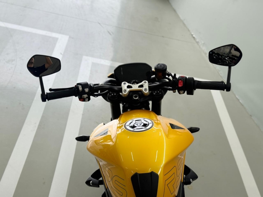 triumph street triple rs abs 765 gasolina manual 202515