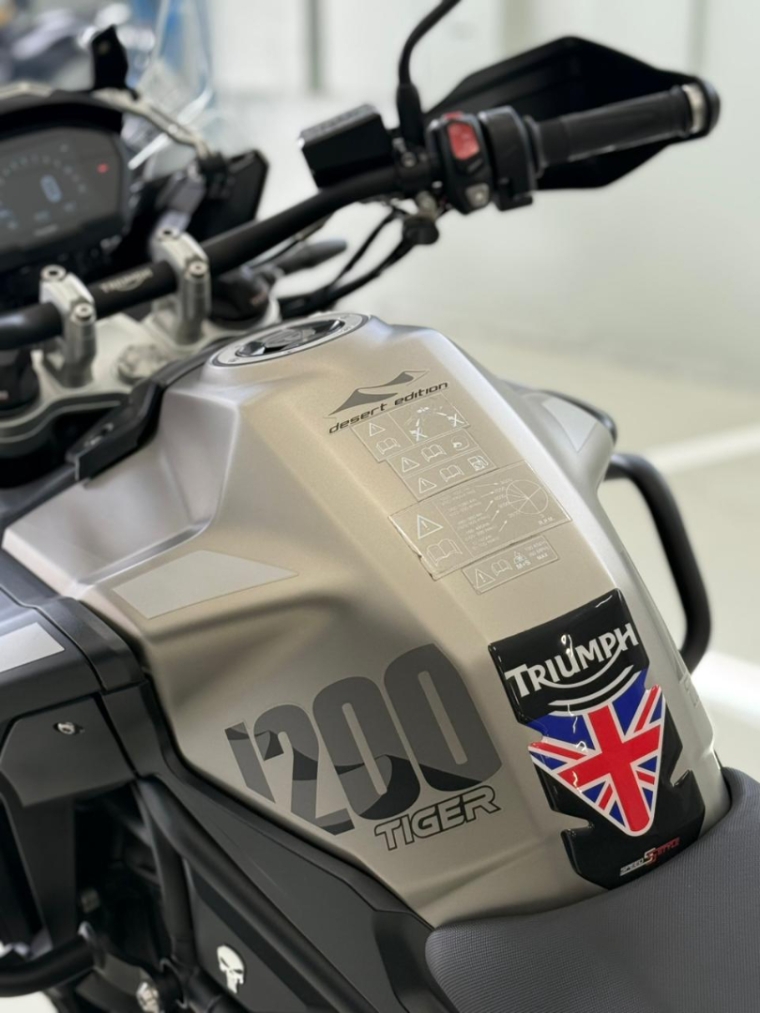triumph tiger 1200 desert edition gasolina manual 202111