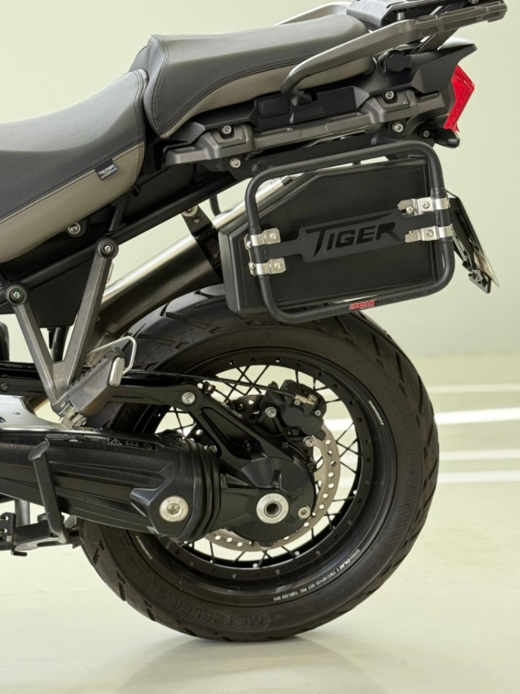 triumph tiger 1200 desert edition gasolina manual 20219