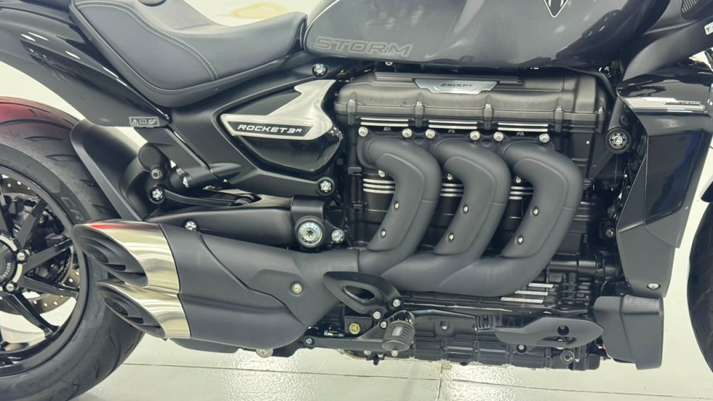 triumph rocket iii strom r 2500 gasolina automatico 202514