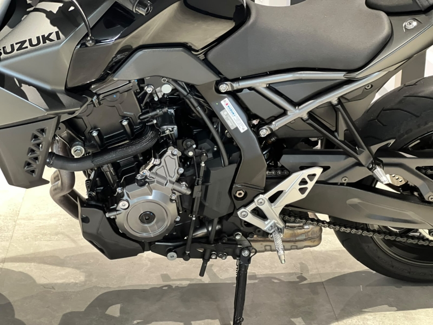 suzuki gsx-8s s 202523