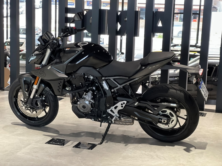 suzuki gsx-8s s 202516