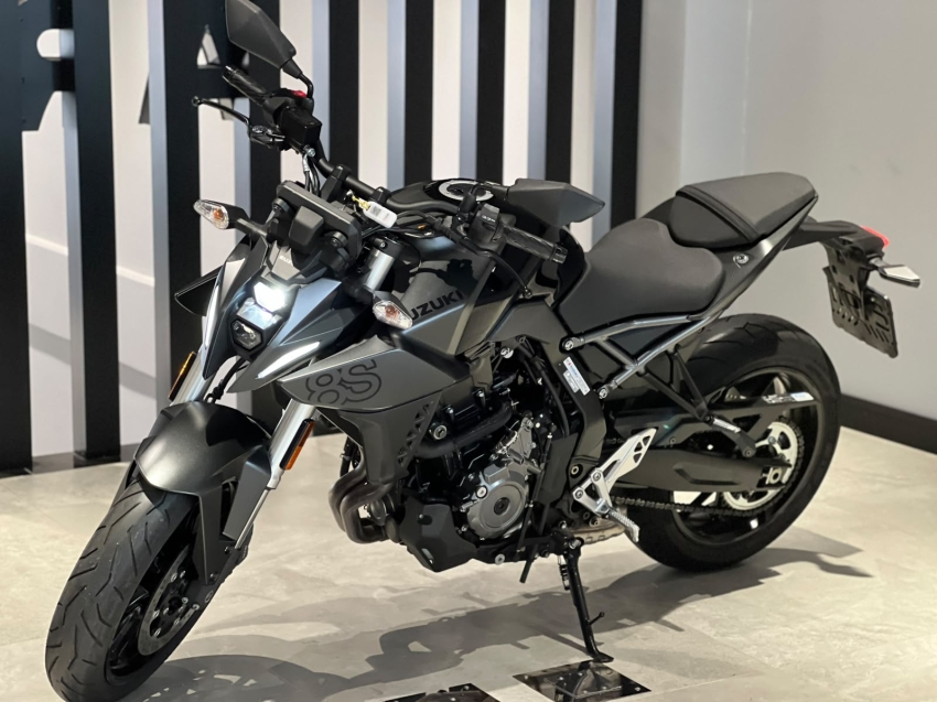 suzuki gsx-8s s 202524