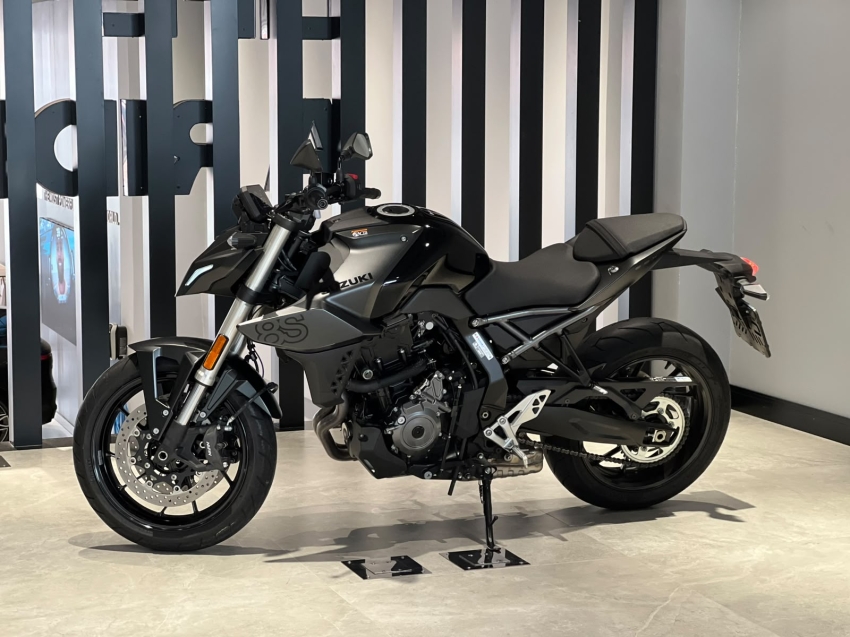 suzuki gsx-8s s 20252