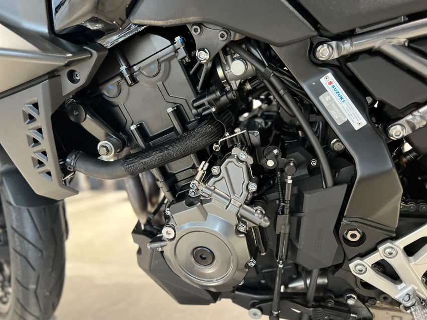 suzuki gsx-8s s 202517