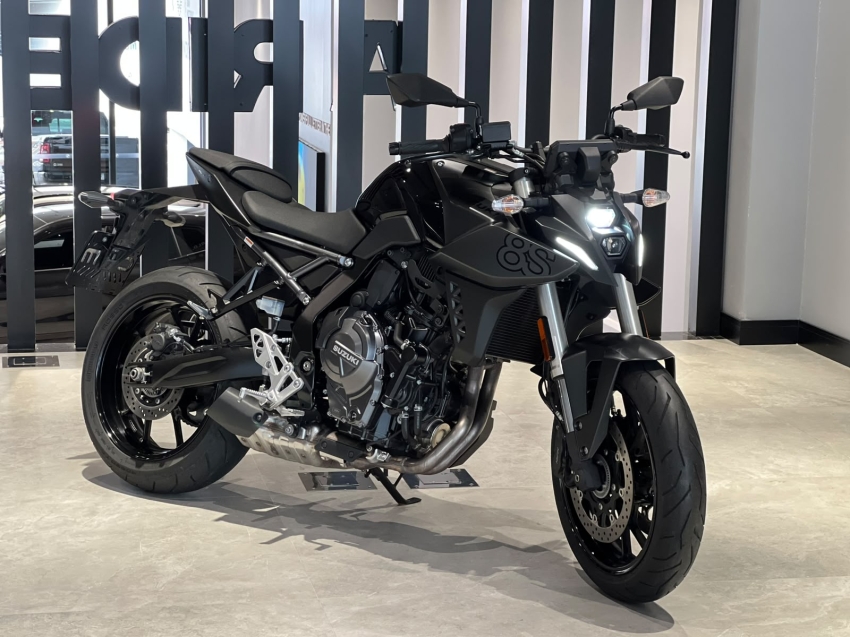 suzuki gsx-8s s 202514