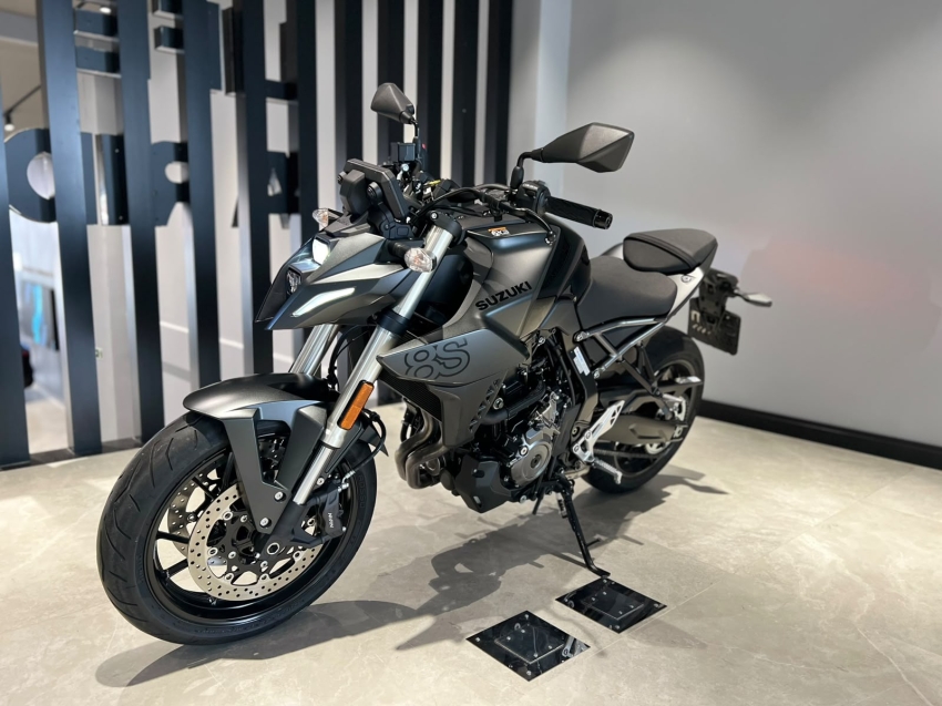 suzuki gsx-8s s 202521