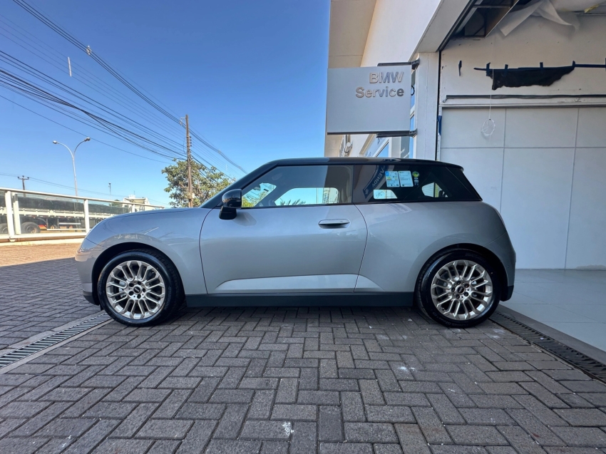 mini cooper 40,7 kw eletrico 2p e 2.0 4p automatico 2024