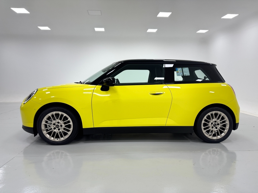 mini cooper 49,2 kw eletrico 2p se 3.0 4p automatico 20262