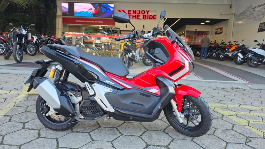 honda adv - 150cc0
