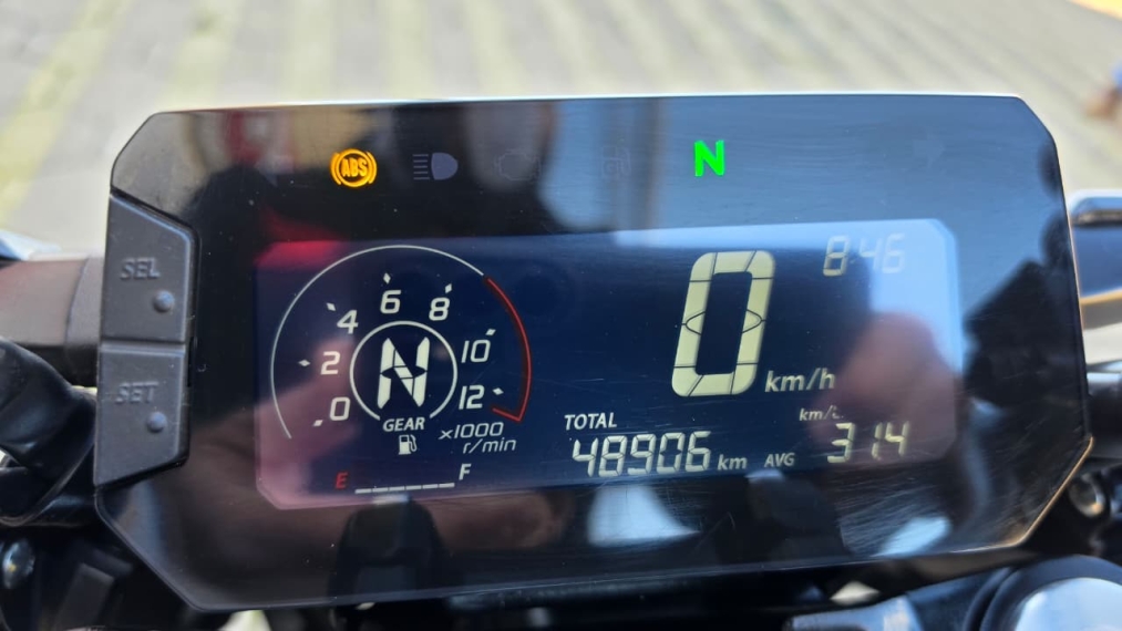 cb twister 300f abs - azul2