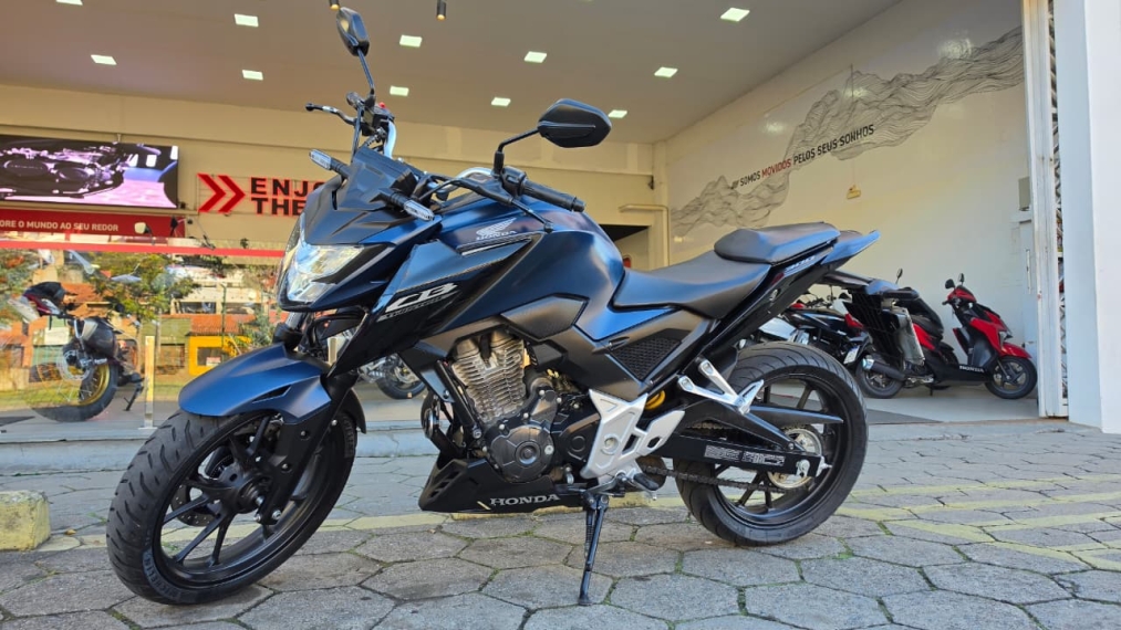 cb twister 300f abs - azul12