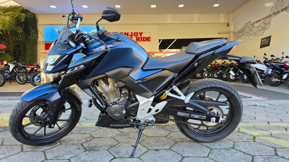 cb twister 300f abs - azul11