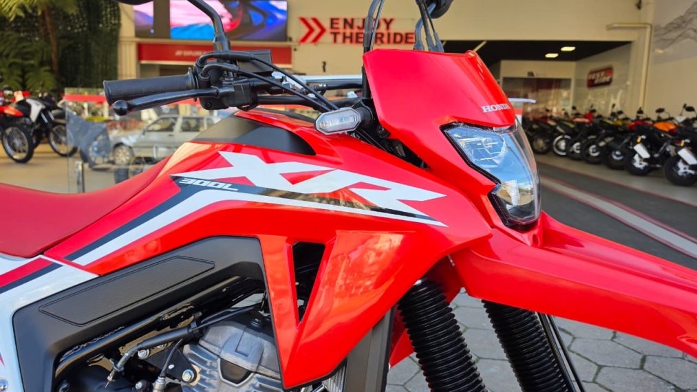 xr 300l tornado - vermelho11