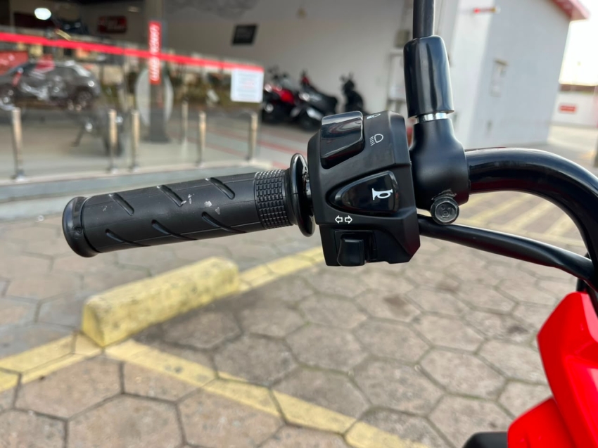 pop 110 / 2026 8.305 km11