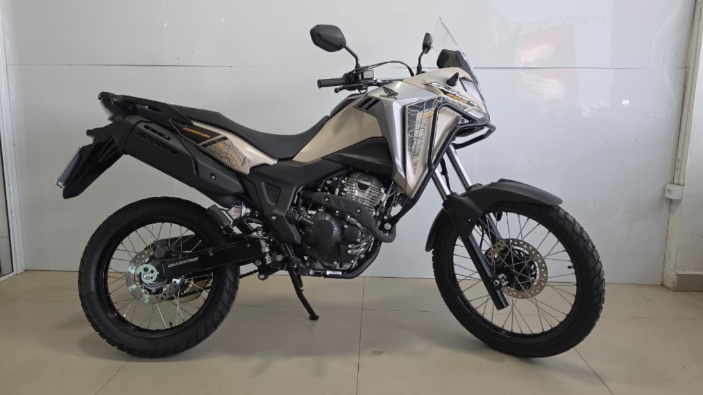 honda xre 300 sahara adv0