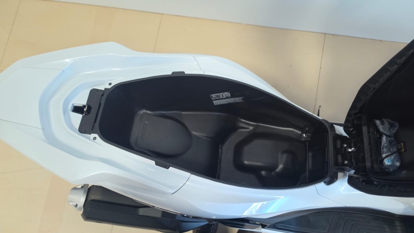 honda pcx 1606