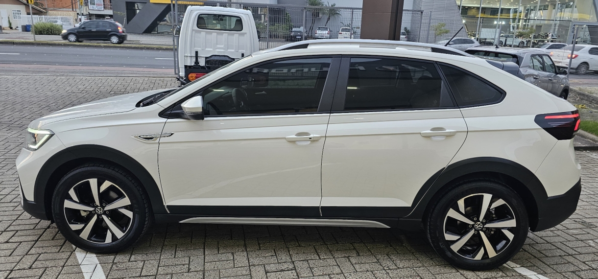volkswagen nivus 1.0 200 tsi total flex highline automatico 4p 2024