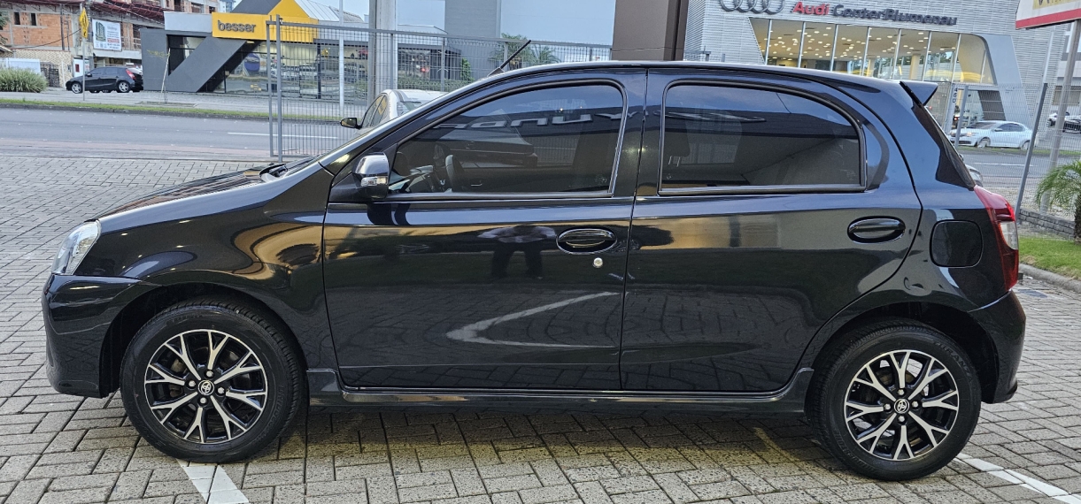 toyota etios 1.5 platinum 16v flex 4p automatico 2017