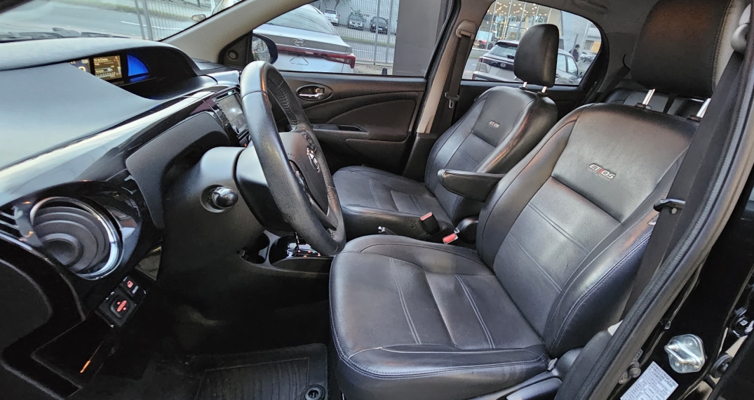 toyota etios 1.5 platinum 16v flex 4p automatico 2017