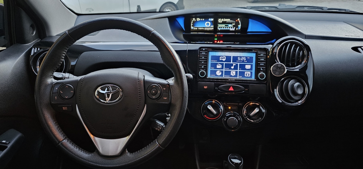 toyota etios 1.5 platinum 16v flex 4p automatico 2017
