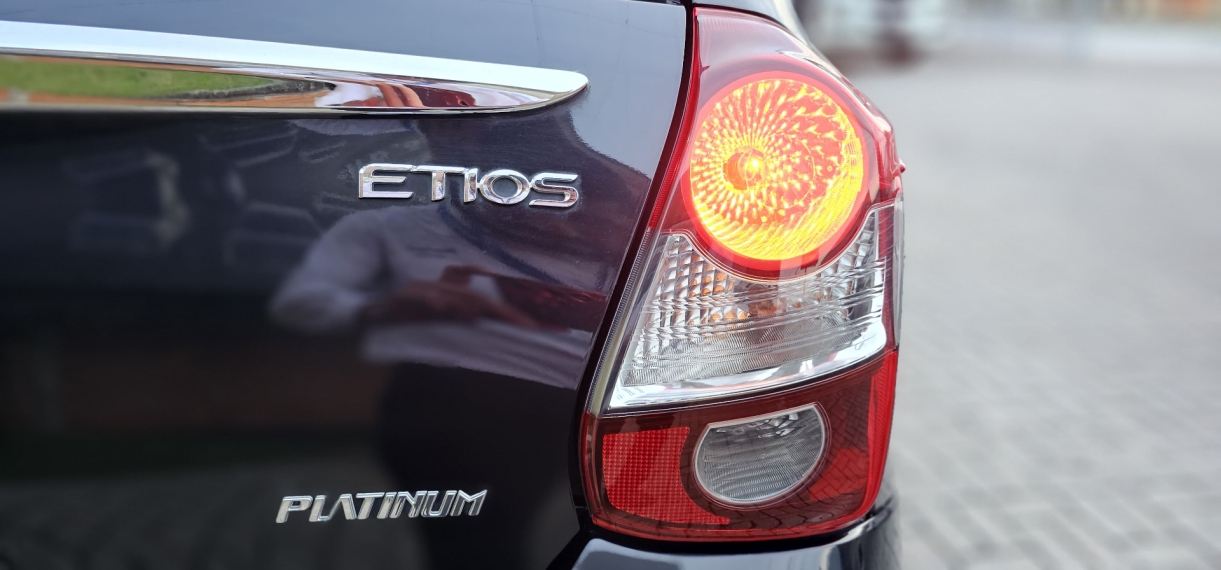 toyota etios 1.5 platinum 16v flex 4p automatico 2017