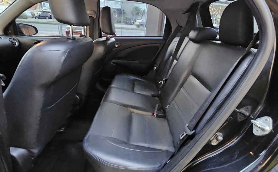 toyota etios 1.5 platinum 16v flex 4p automatico 2017