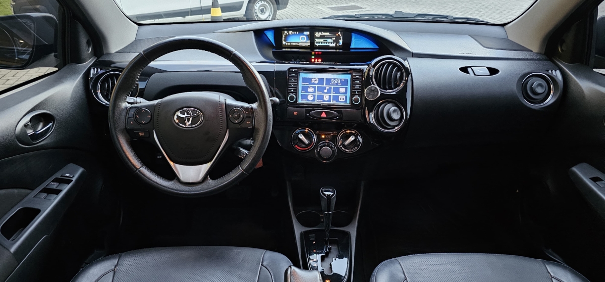 toyota etios 1.5 platinum 16v flex 4p automatico 2017