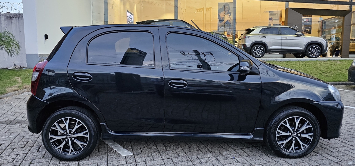toyota etios 1.5 platinum 16v flex 4p automatico 2017