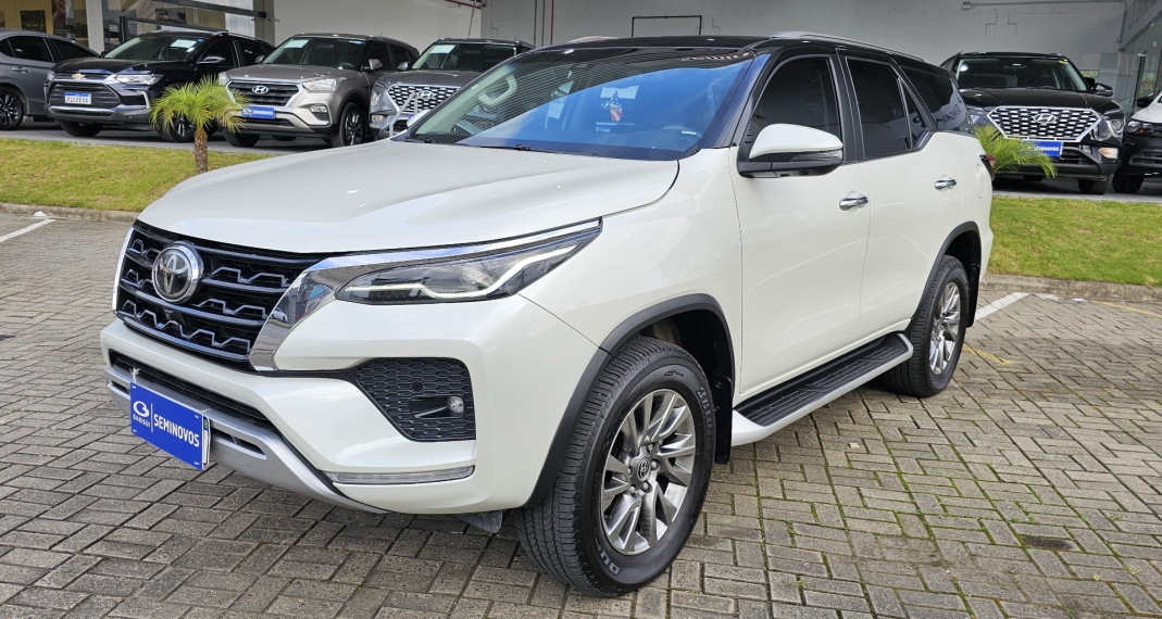 toyota hilux sw4 2.8 d-4d turbo diesel srx 4x4 automatico 1.0 4p 2022