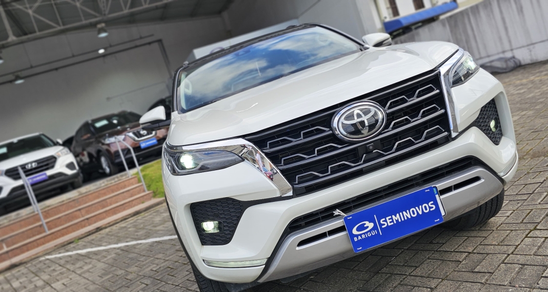 toyota hilux sw4 2.8 d-4d turbo diesel srx 4x4 automatico 1.0 4p 2022