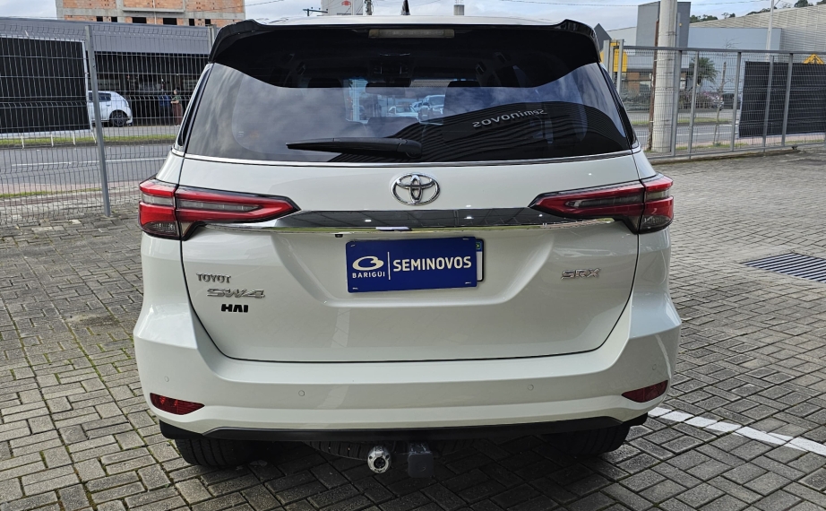 toyota hilux sw4 2.8 d-4d turbo diesel srx 4x4 automatico 1.0 4p 2022