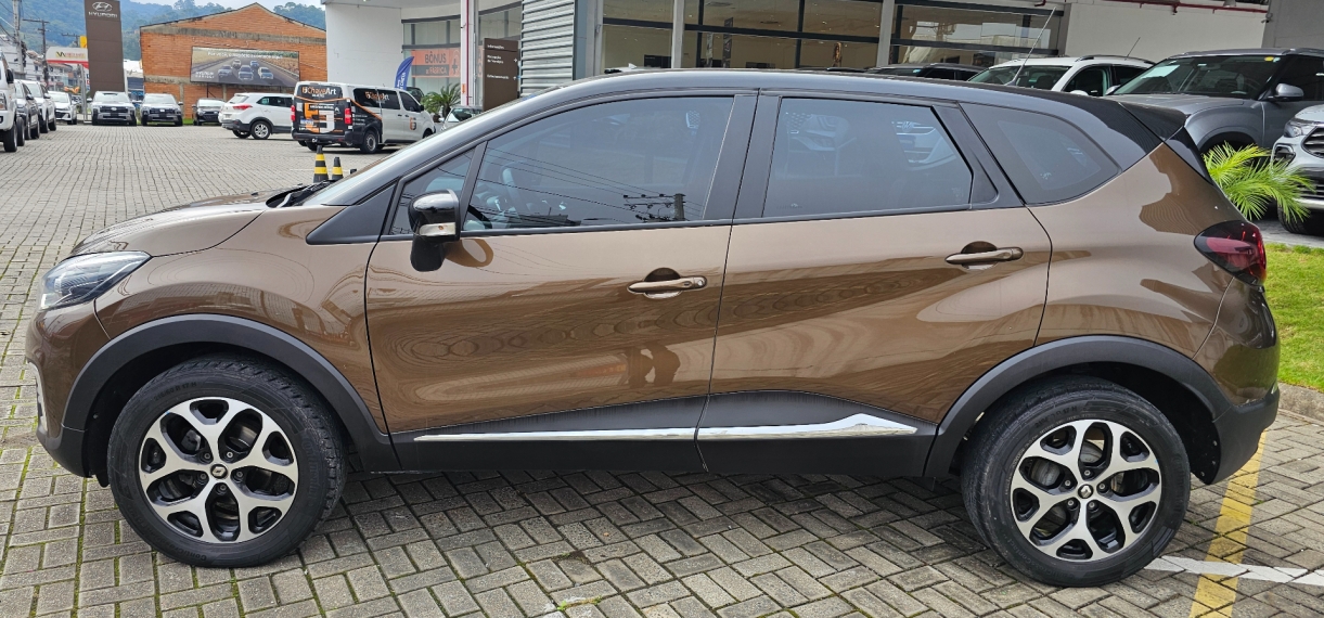 renault captur 1.6 16v sce flex intense x-tronic 4p automatico 2018