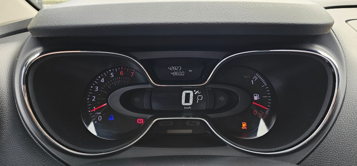 renault captur 1.6 16v sce flex intense x-tronic 4p automatico 2018