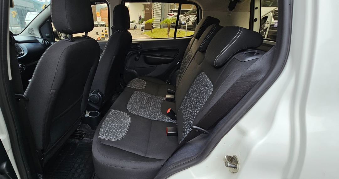 fiat uno 1.0 fire flex attractive manual 4p 2021